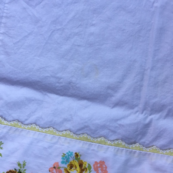 Sold…. Shabby Chic Bundle inc. one flat sheet and - Picture 5 of 5